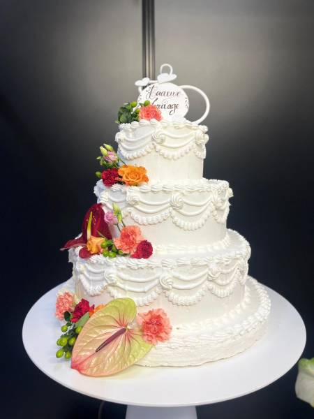 WEDDING CAKE 